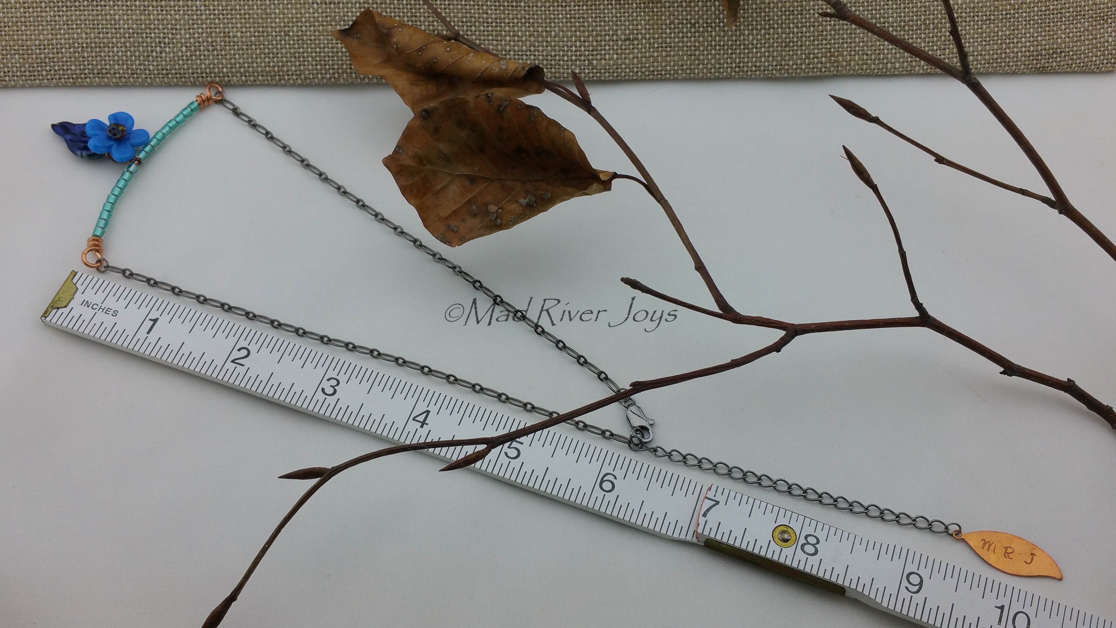 Necklace--Floral Swing--Daisy