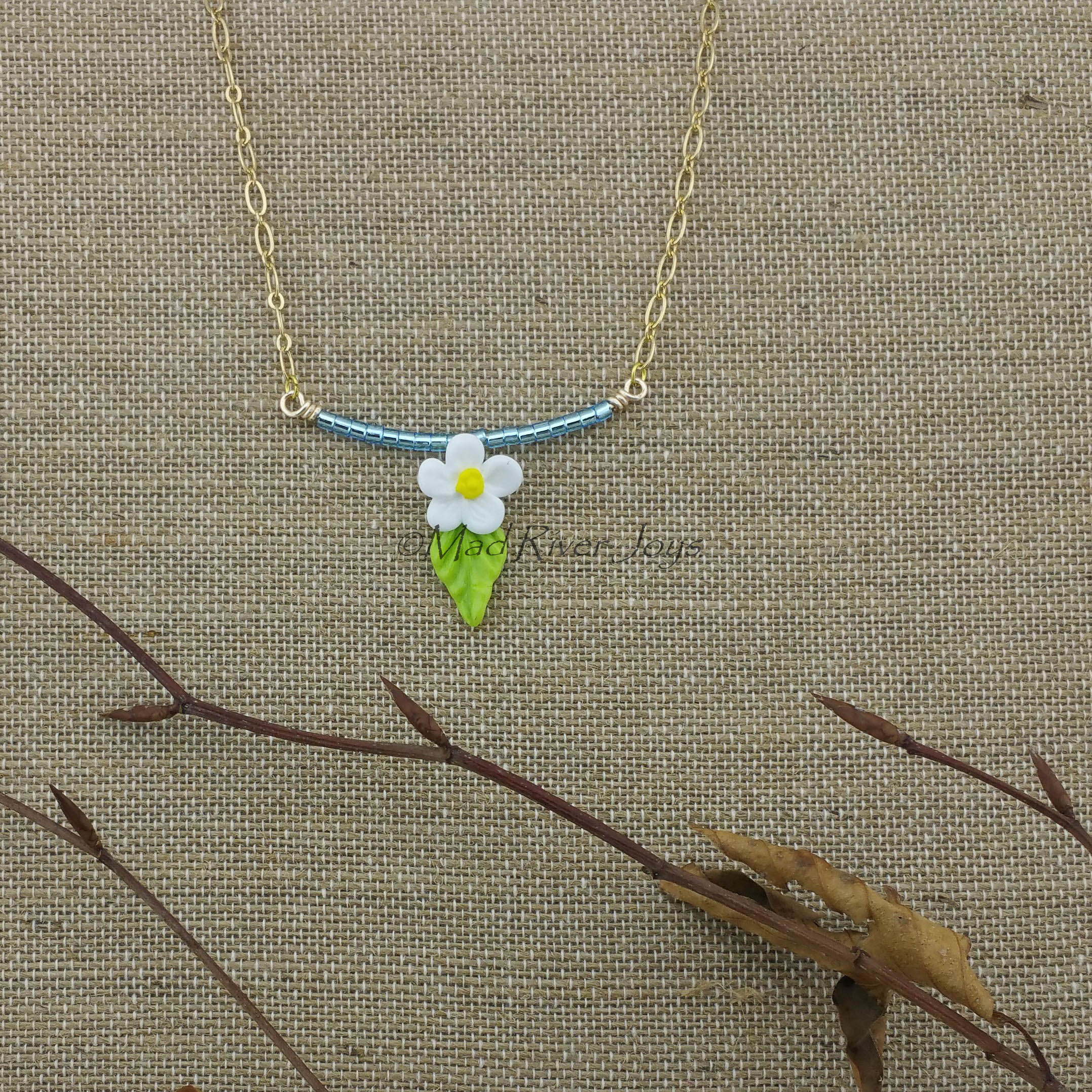 Necklace--Floral Swing--Daisy